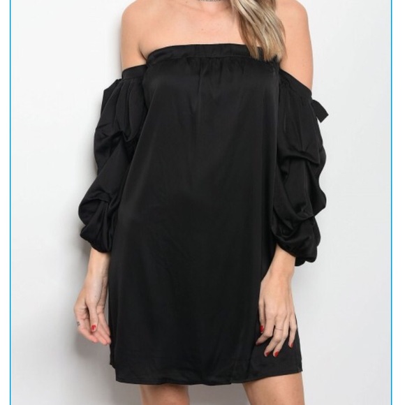 Dresses & Skirts - Black dress